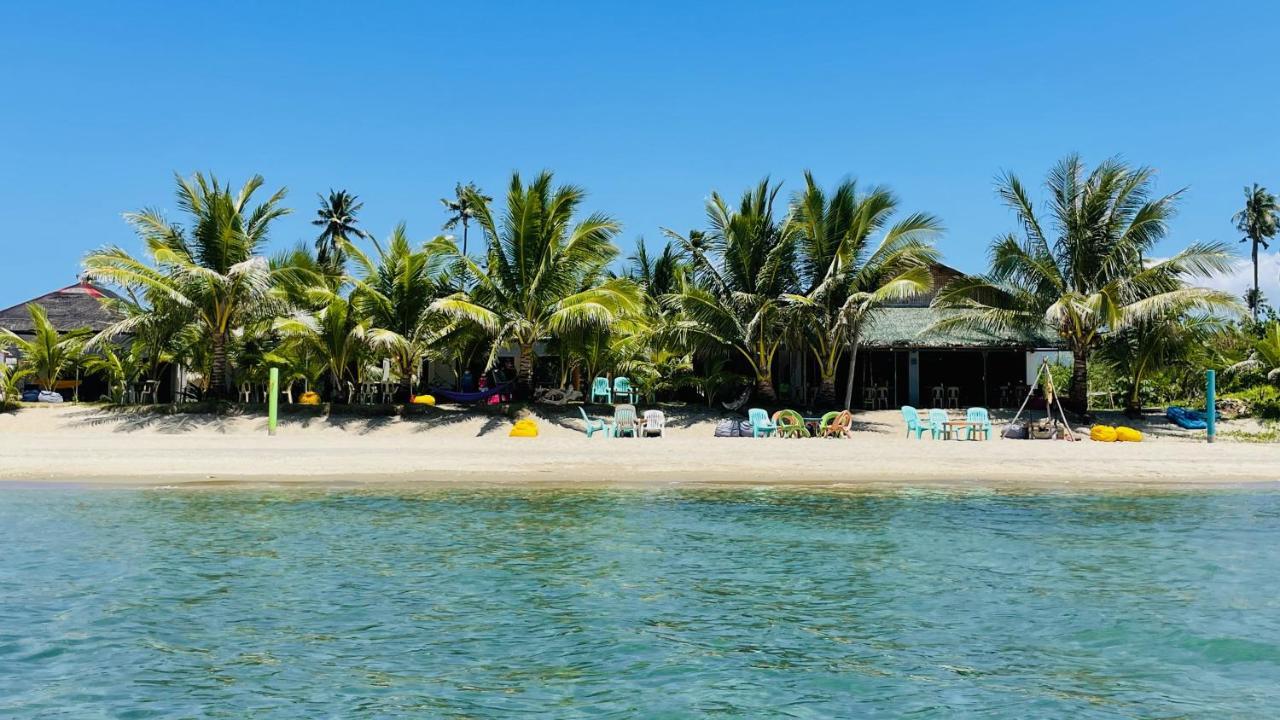Footprints Beach Resort Agpudlos Bagian luar foto