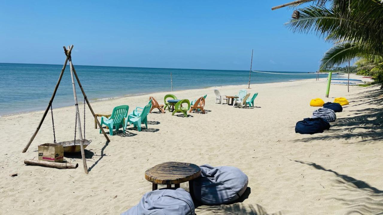 Footprints Beach Resort Agpudlos Bagian luar foto