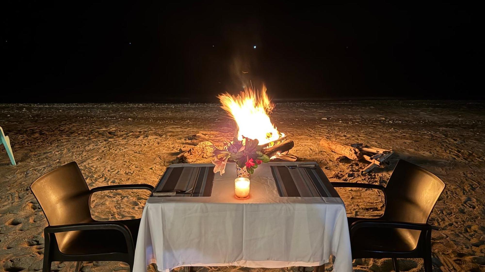Footprints Beach Resort Agpudlos Bagian luar foto