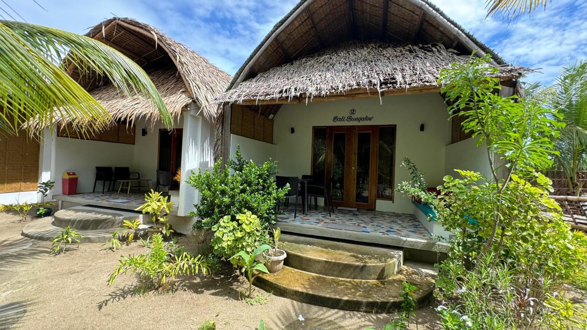 Footprints Beach Resort Agpudlos Bagian luar foto