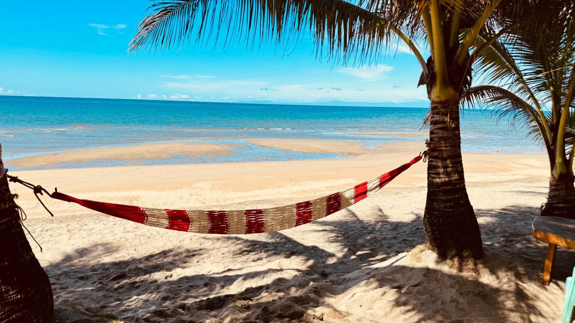 Footprints Beach Resort Agpudlos Bagian luar foto