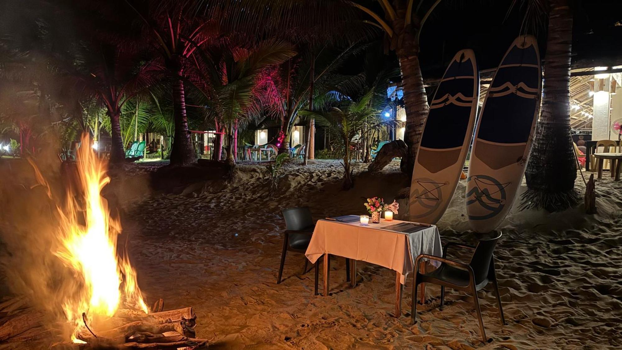 Footprints Beach Resort Agpudlos Bagian luar foto