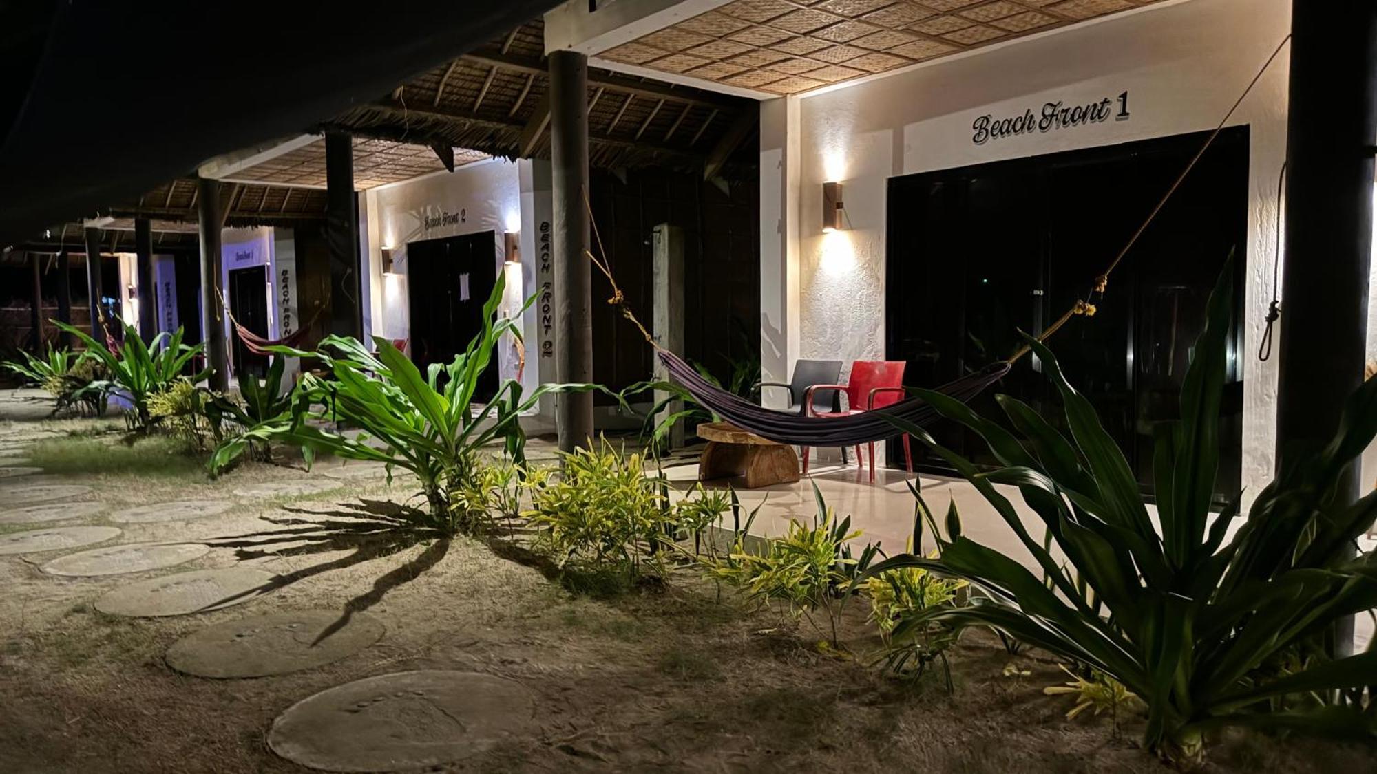 Footprints Beach Resort Agpudlos Bagian luar foto